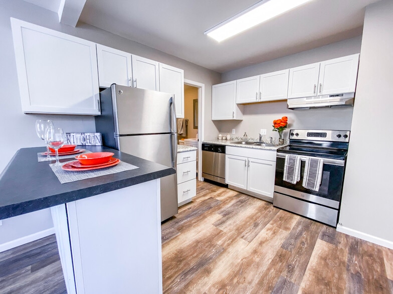 Primary Photo - Fiedler Apartments