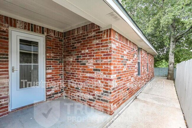Building Photo - 932 Maplewood Dr