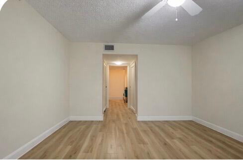 Building Photo - 1100 Crestwood Ct S