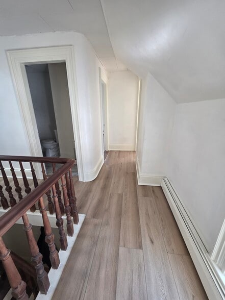 Building Photo - 21 Cleaves St