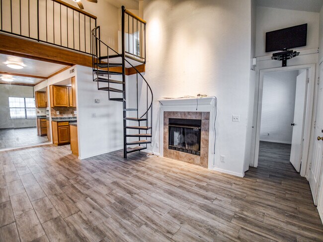 Building Photo - 11130 Stratford Dr