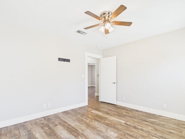 Building Photo - 108 S Olive St