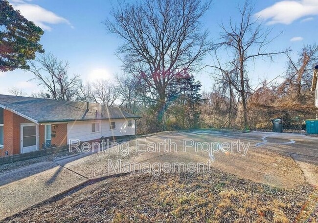 Building Photo - 8908 Scottdale Ave