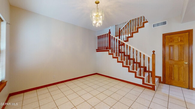 Building Photo - 9033 Leo St