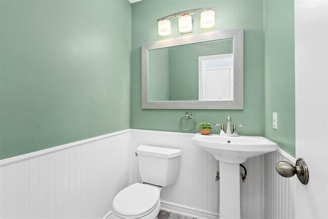 Building Photo - 9942 Villa Verde Dr
