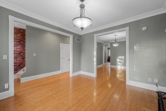 Building Photo - 2213 Missouri Ave