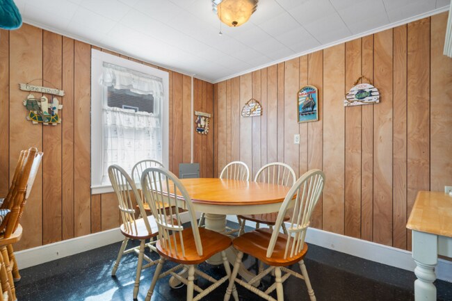 Building Photo - 4 Traynor St