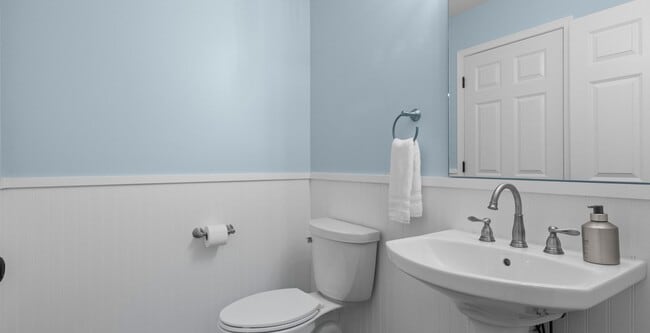 Building Photo - Tranquil Waters - Furnished Monthly Rental