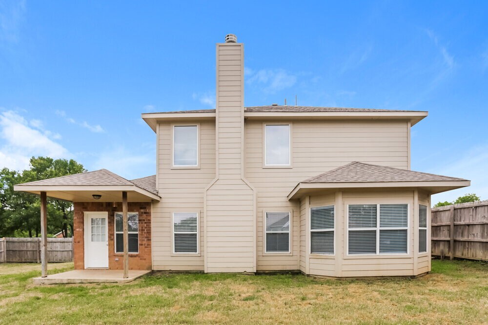 Building Photo - 2407 Creekwood