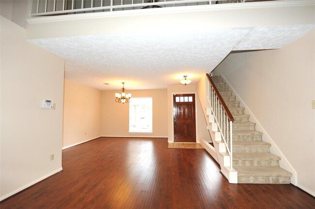 Building Photo - 3123 Redcliff Dr