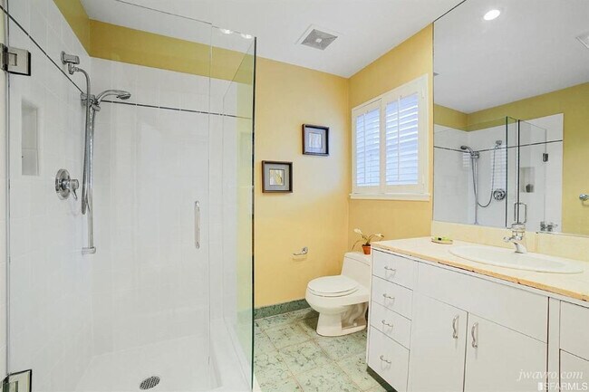 Building Photo - 11 Perego Terrace