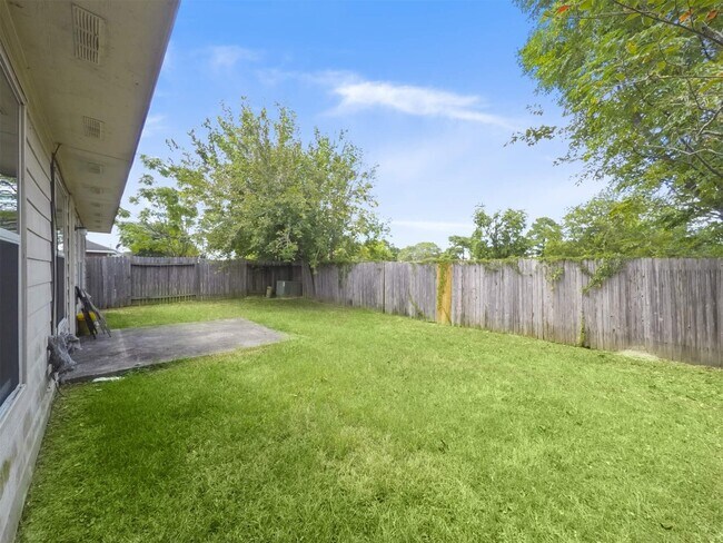 Building Photo - 427 Northvalley Dr