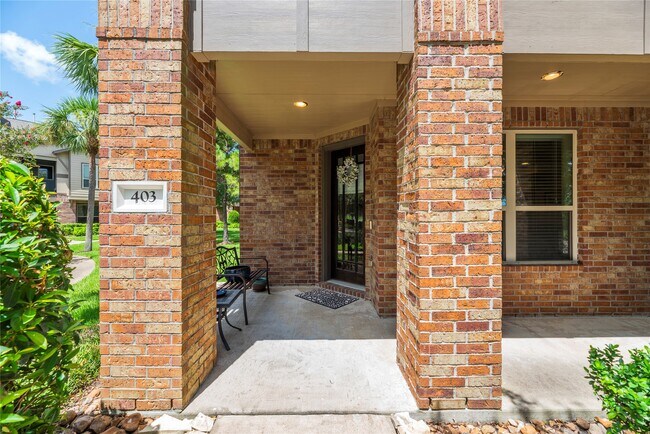 Building Photo - 403 Marina View Dr
