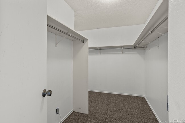 Building Photo - 10138 Sandbrook Hill