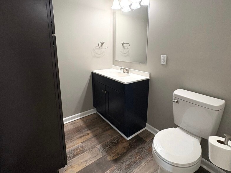 Building Photo - 422 Lexington Ave