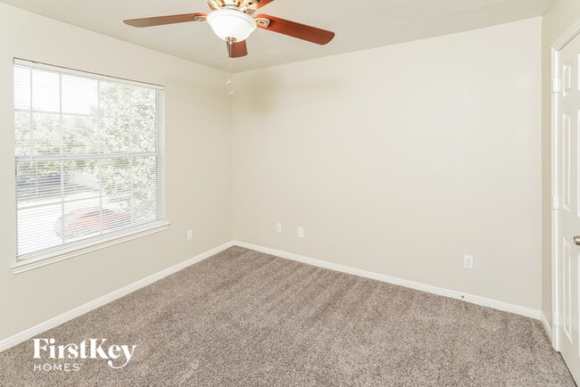 Building Photo - 24027 Holleygate Ct