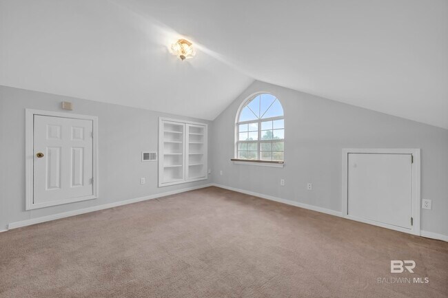 Building Photo - 9785 Terrace Dr