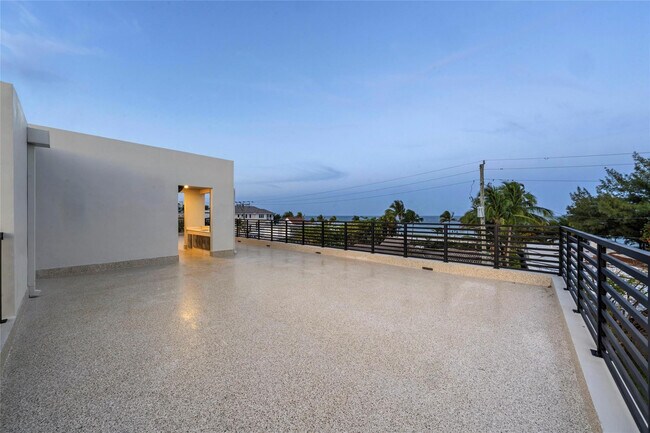 Building Photo - 3320 NE 17th St