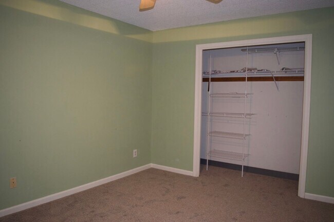 Building Photo - Great 3 Bed 2 Bath House!