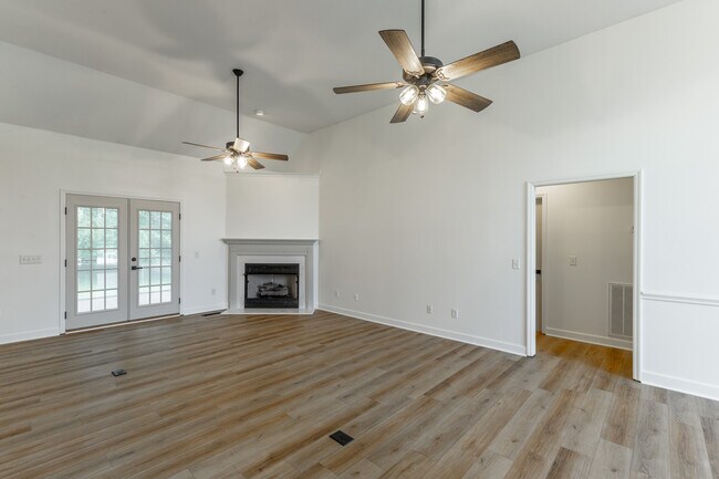 Building Photo - 7782 Prince Dr