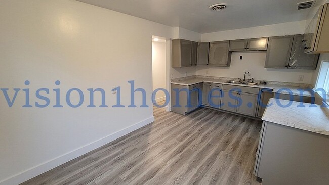 Building Photo - C0MING S00N