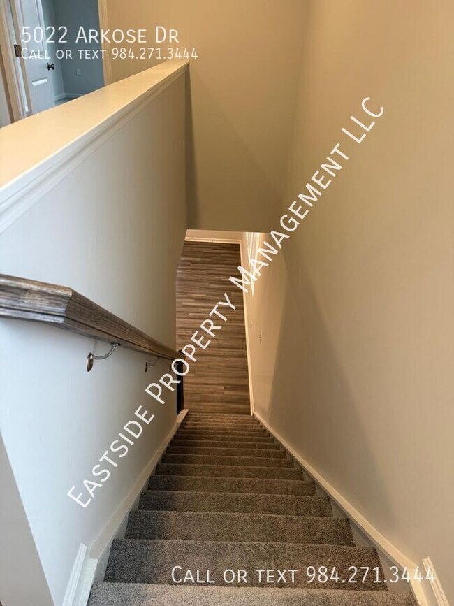 Building Photo - 5022 Arkose Dr