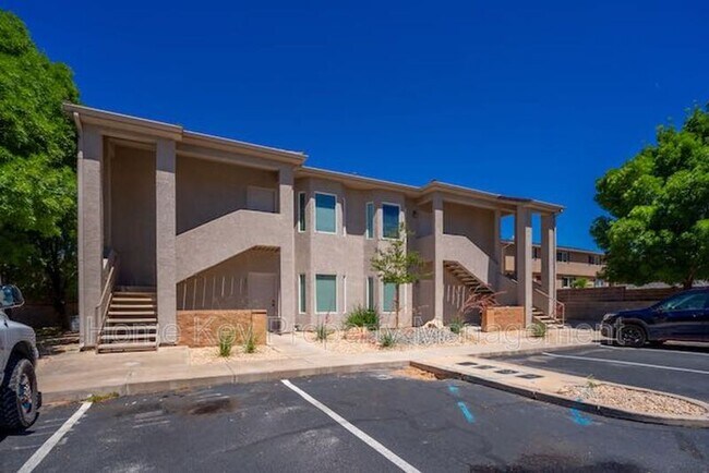 Building Photo - 184 S Valley View Dr