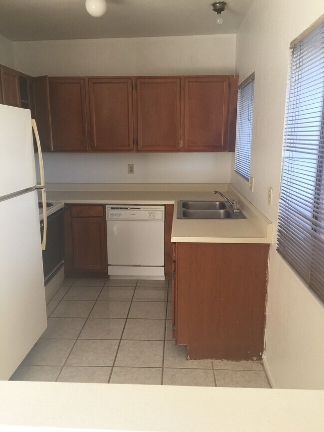 Building Photo - 1238 Urano Ct