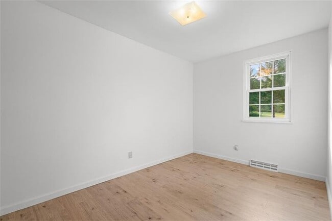 Building Photo - 233 Overbrook Rd