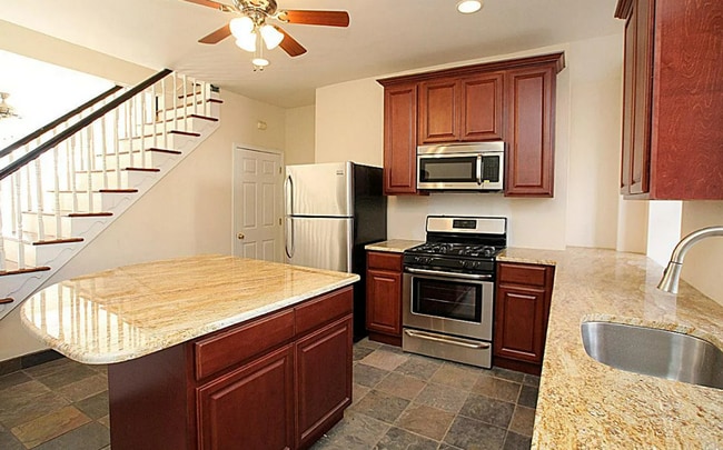 Building Photo - 4713 Umbria St