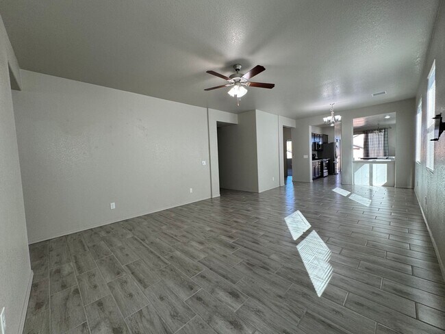 Building Photo - 4BR/2.5BA/2CG, 2057 sq.ft. rental with DOG RUN in Sierra Vista, AZ