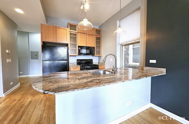 Building Photo - 1411 W Ohio St