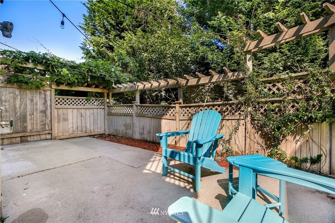 Building Photo - 3619 Phinney Ave N