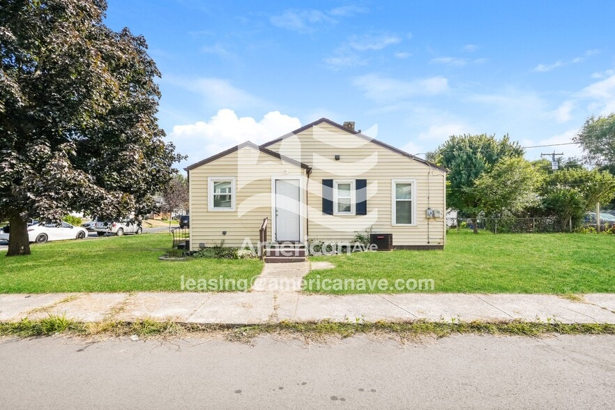 Building Photo - 1201 Clover St