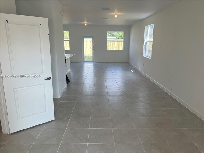 Building Photo - 2281 NW 131st Cir