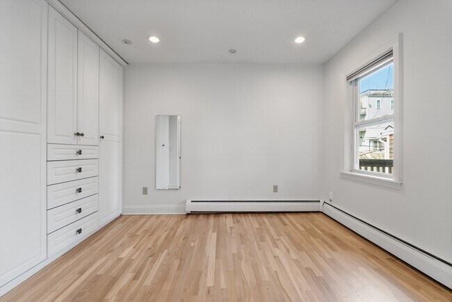 Building Photo - 46 Mercer St