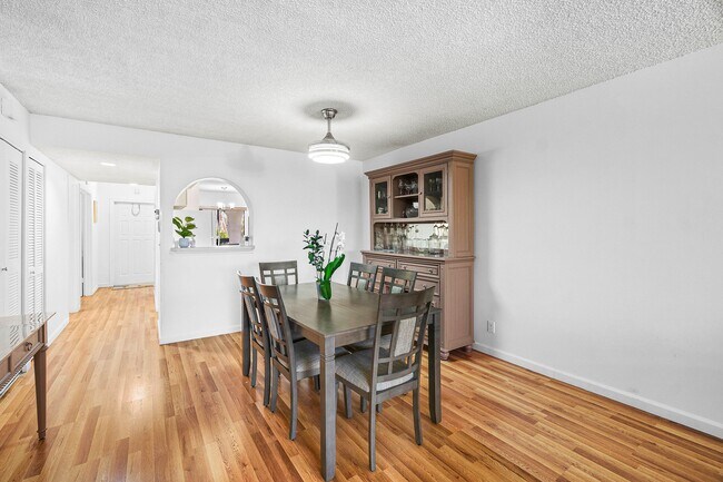 Building Photo - 10110 Cedar Point Blvd