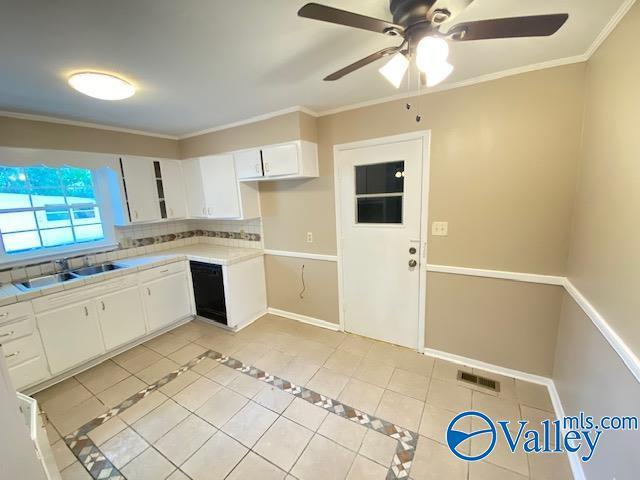 Building Photo - 2509 Rochell Dr NW