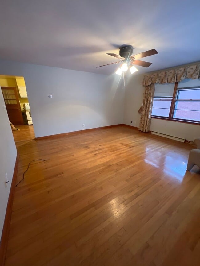 Building Photo - Indian Hills 3 Bedroom 1.5 Bath