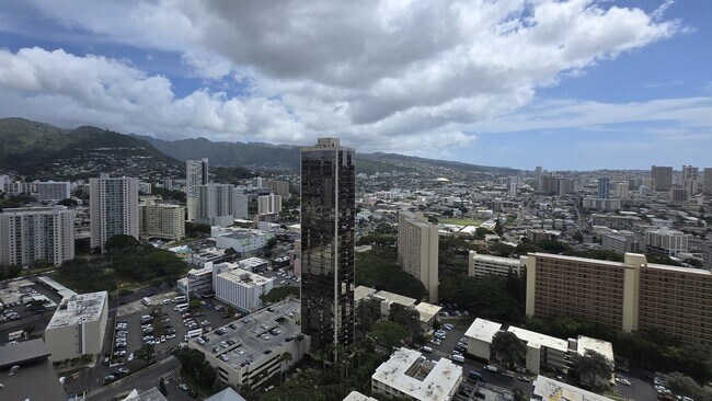 Building Photo - 1500 Rycroft St