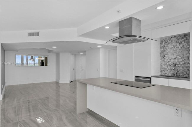 Building Photo - 21055 Yacht Club Dr