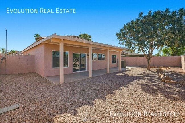 Building Photo - 3130 S 81st St