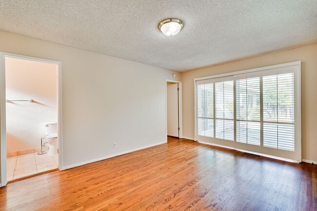 Building Photo - 10534 Deodara Dr