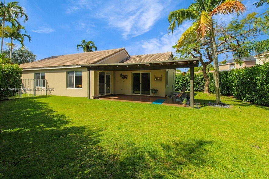 Building Photo - 1025 Bamboo Ln