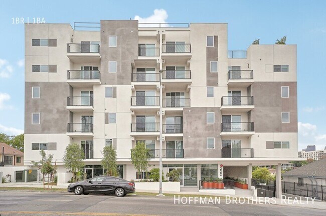 Building Photo - 224 N Alvarado St