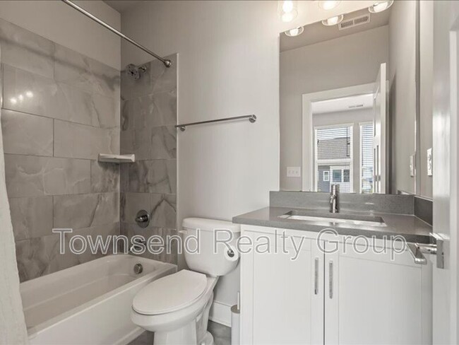 Building Photo - 2122 Bryant Park Dr