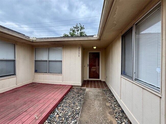 Building Photo - 2111 Squire Dobbins Dr