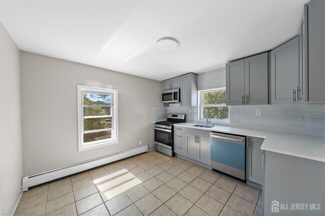 Building Photo - 1237 S 10th St