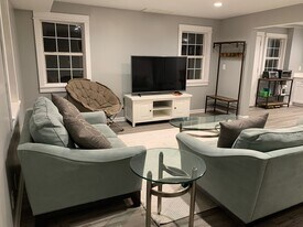 Building Photo - 220 Drumcliff Ct