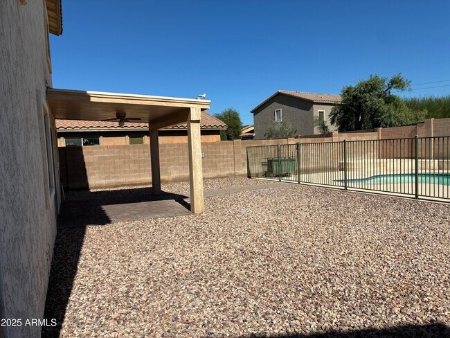 Building Photo - 7207 S Sunrise Way